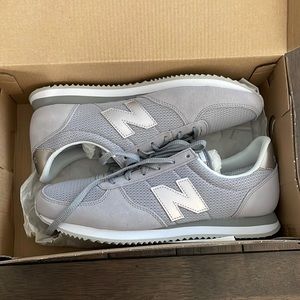New balance womens shoes size 8 grey classic style